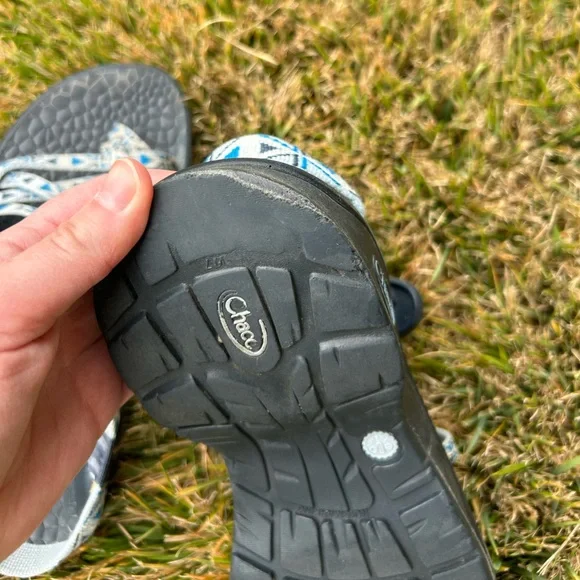 Chaco women’s Sandals with Blue and Gray Straps with it’s box - Picture 7 of 10